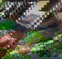 3 Divas Accommodation - The Moscato Cottage