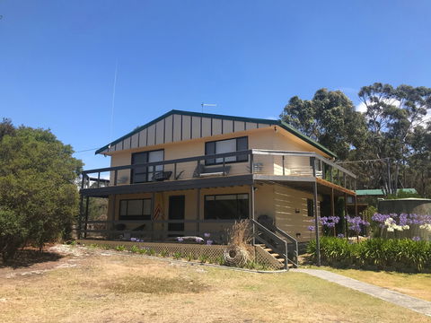 Barefoot Beach House - C Tourism 1