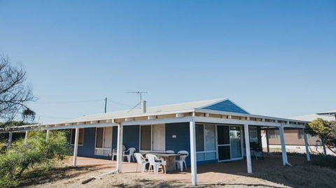 Bay Beach House - C Tourism 0