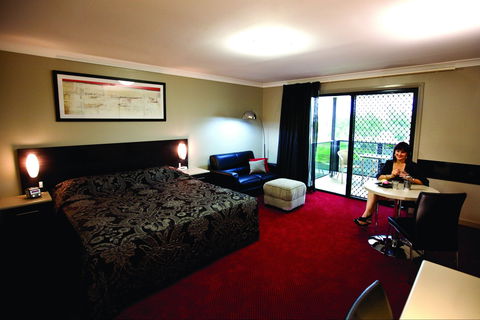 Cattleman's Country Motor Inn And Serviced Apartments - Open With Room Service - C Tourism 0