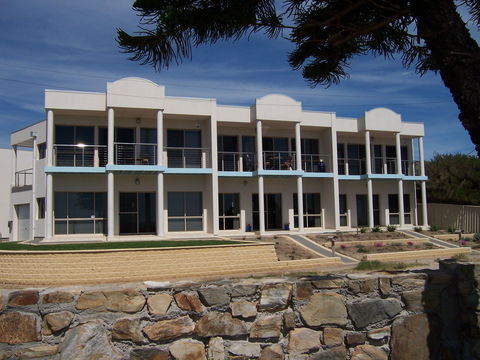 Christies Seahorse - C Tourism 0