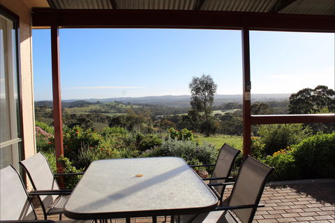 Clare View Accommodation - Clare View Cottage - C Tourism 0
