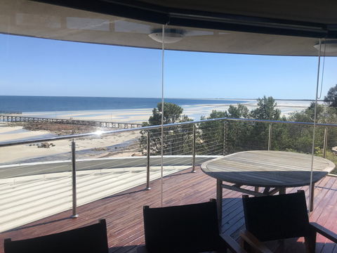 Cliff House Beachfront Villas - C Tourism 1