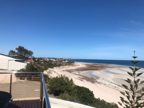 Cliff House Beachfront Villas - C Tourism 2