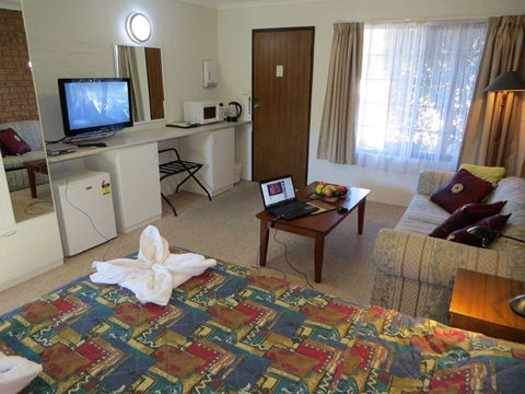 Colonial Motor Inn Pambula - C Tourism 1