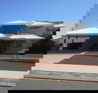 Cozzys Condo Luxury Beach House - C Tourism