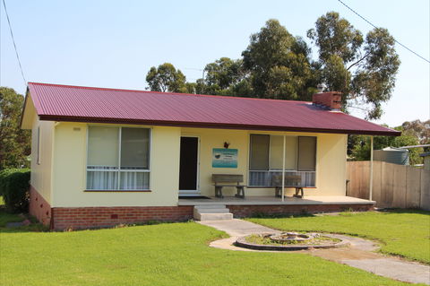 Lady Barron Cottage - C Tourism 0