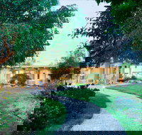 Lonsdale Park on the Yarra - C Tourism