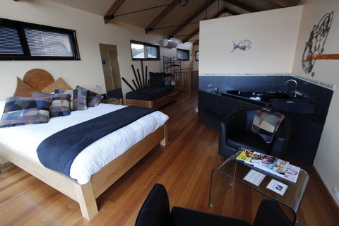 Ocean Inlet At Fairhaven - C Tourism 2