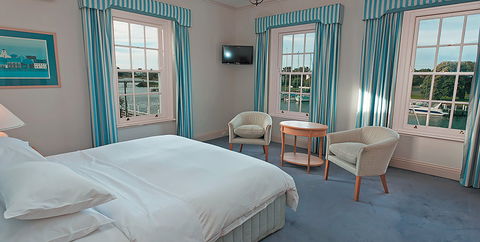 Oscars Waterfront Boutique Hotel - C Tourism 1