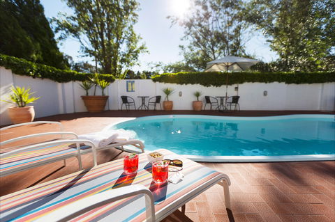 Ramada By Wyndham Diplomat Canberra - C Tourism 1