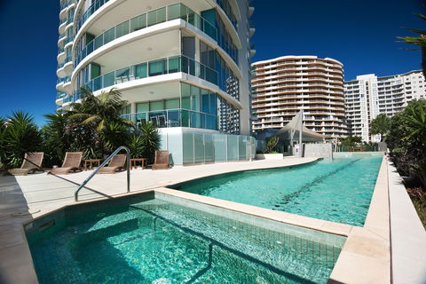 Reflections Coolangatta Beach - C Tourism 2