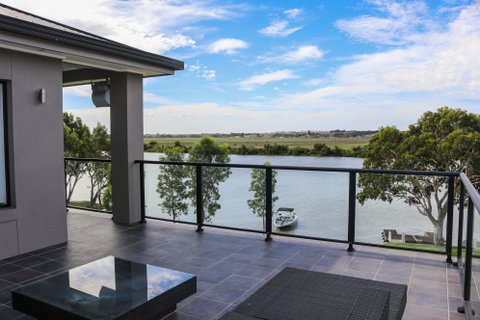 River Devine  White Sands Murray Bridge - C Tourism 0