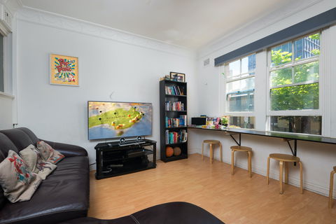Sydney Star Backpackers - C Tourism 1