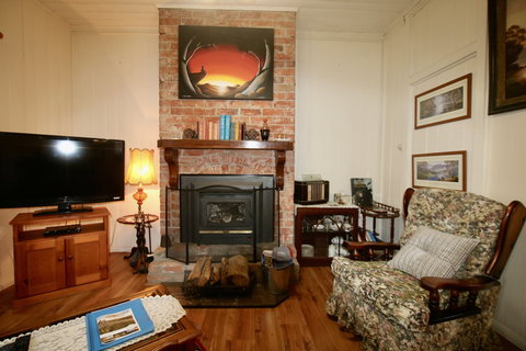 Tenterfield Luxury Historic Cottage - C Tourism 2