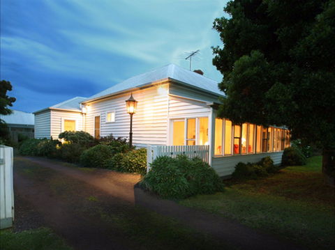 The Lonsdale Palms - C Tourism 0