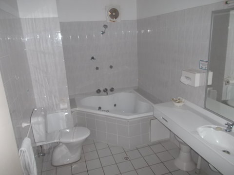 Ulladulla Harbour Motel,  Another Sinclair's Property - C Tourism 1