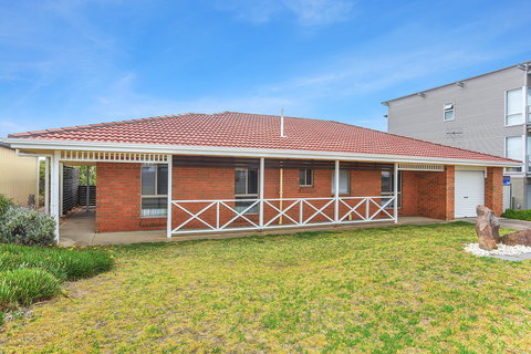 34 Newell Avenue, Middleton - C Tourism 2