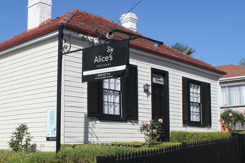 Alice's Cottages - C Tourism 0