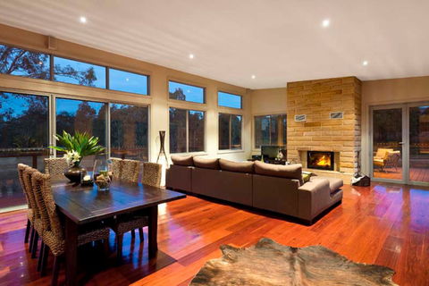 Blue  Cliff Retreat - C Tourism 1