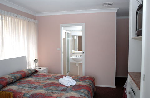 Blue And White Lodge - C Tourism 1