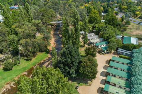 Bright Riverside Holiday Park - C Tourism 0