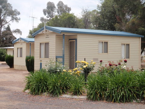 Cowra Holiday Park - C Tourism 0