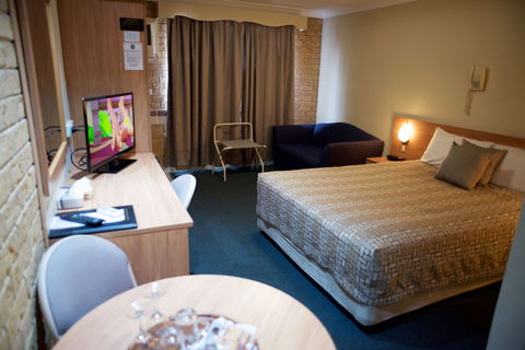 Forest Lodge Motor Inn And Restaurant - C Tourism 2