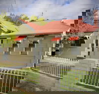 Gipps Street Cottage - Open - C Tourism