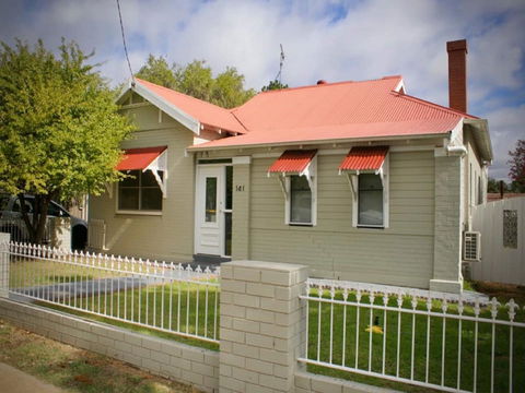 Gipps Street Cottage - Open - C Tourism 0