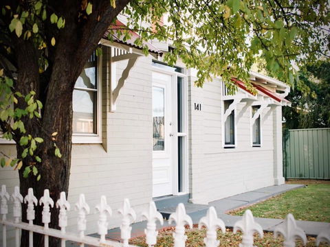 Gipps Street Cottage - Open - C Tourism 1
