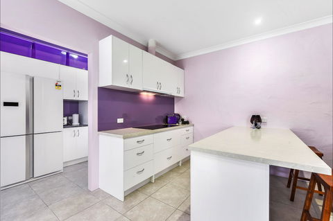 McKinnon's Holiday Home - C Tourism 1