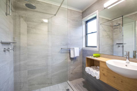 Nightcap At Riverside Hotel Motel - C Tourism 2