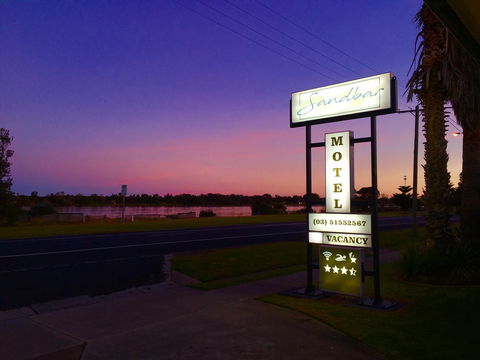 Sandbar Motel Lakes Entrance - C Tourism 0