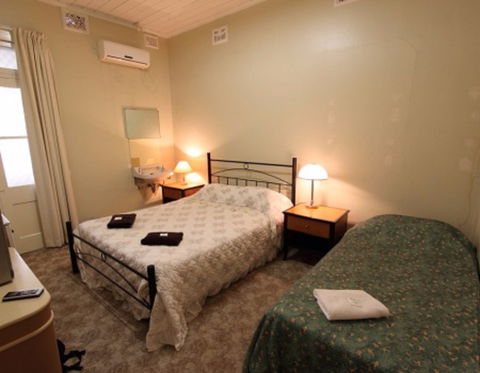 The Central Hotel Cootamundra - C Tourism 1