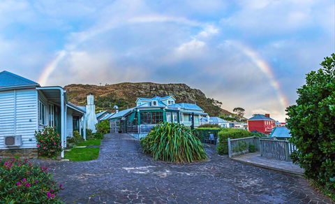Touchwood Cottages & Gallery & Cafe - C Tourism 1