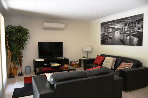 Wagga Riverside Apartments - C Tourism 2