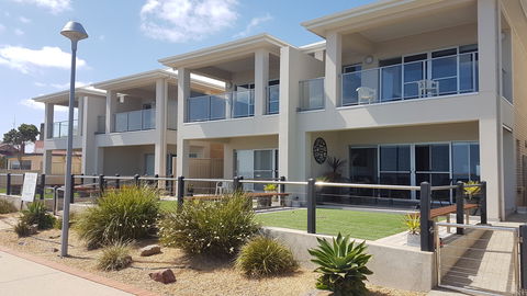 Wallaroo Jetty Holiday Accommodation - C Tourism 1