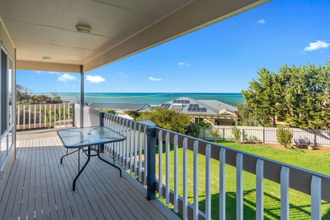 Whaler's Retreat - C Tourism 0