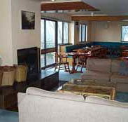 Trackers Mountain Lodge - C Tourism