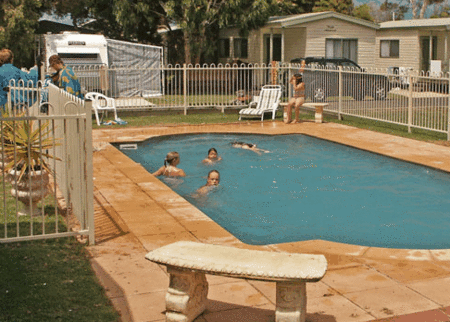 Apollo Bay Holiday Park - C Tourism 0