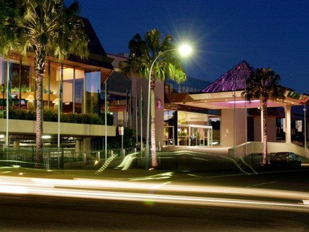 Middleton Grange NSW C Tourism