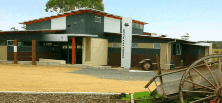 Swansea Backpacker Lodge - C Tourism