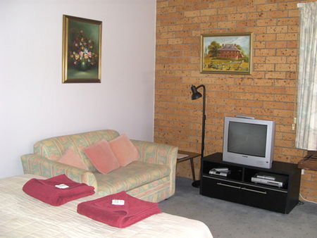 Airlie Court Holiday Apartments - C Tourism 1