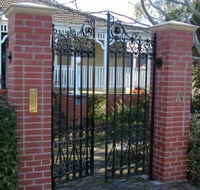 Gates Cottage Bed  Breakfast - C Tourism