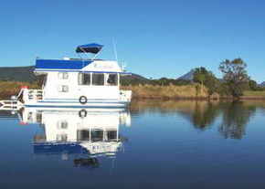 Tweed River House Boats - C Tourism 3