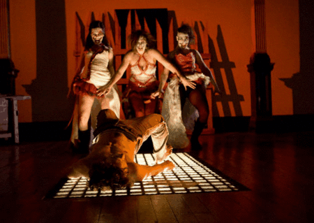 Zen Zen Zo Physical Theatre - C Tourism 1