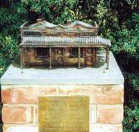 Sculpture Of Beetaloo Reservoir Hotel - C Tourism