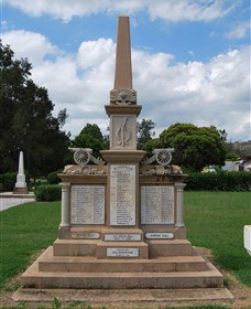 Boer War Memorial And Park - C Tourism 0