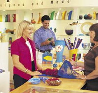 Shopping in The Rocks - C Tourism